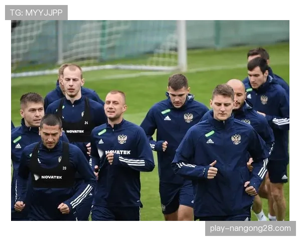 欧足联裁判委员会会议，重点讨论并统一手球判罚的执法尺度。